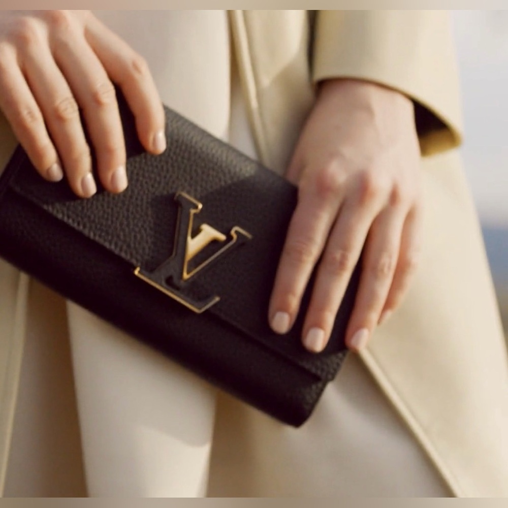 LOUIS VUITTON Capucines Taurillon Black Pink Leather Gold LV Buckle Large Wallet - Picture 3 of 16